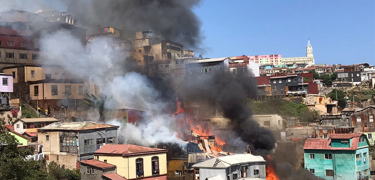 Hallan cuerpo de mujer de 80 años que había desaparecido durante incendio en cerro de Valparaíso