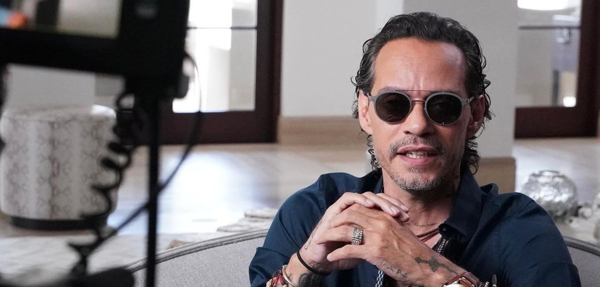 Marc Anthony causa extrañeza por movimiento de su mandíbula y preocupa a fans: 