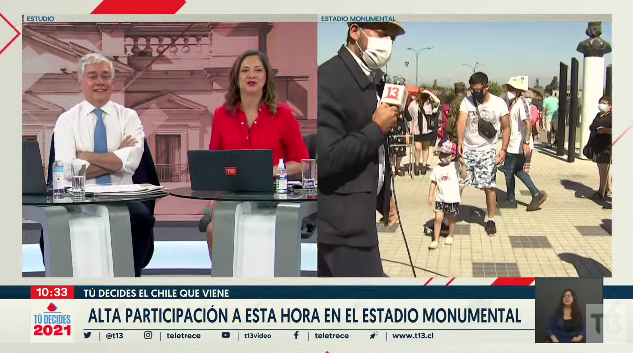 Particular look de periodista sacó aplausos