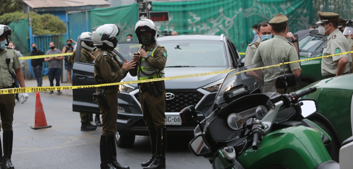 Asalto afuera de banco generó persecución y balacera en Santiago: 4 delincuentes detenidos