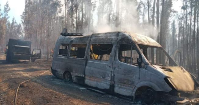 Carabineros terminan con quemaduras tras caer su vehículo y ser alcanzado por incendio en Los Sauces