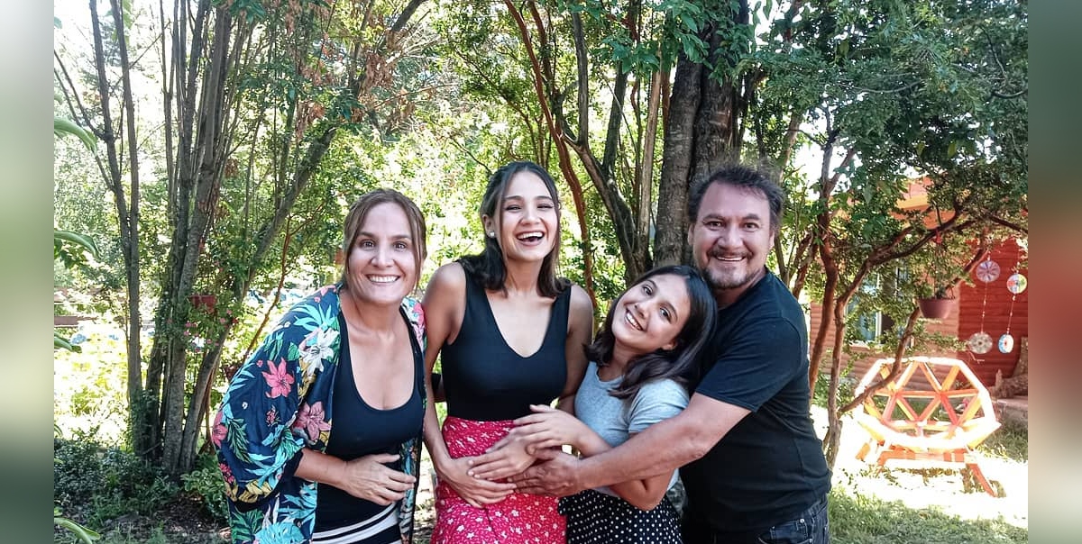 Claudia Pérez celebró graduación de su hija de octavo básico: 