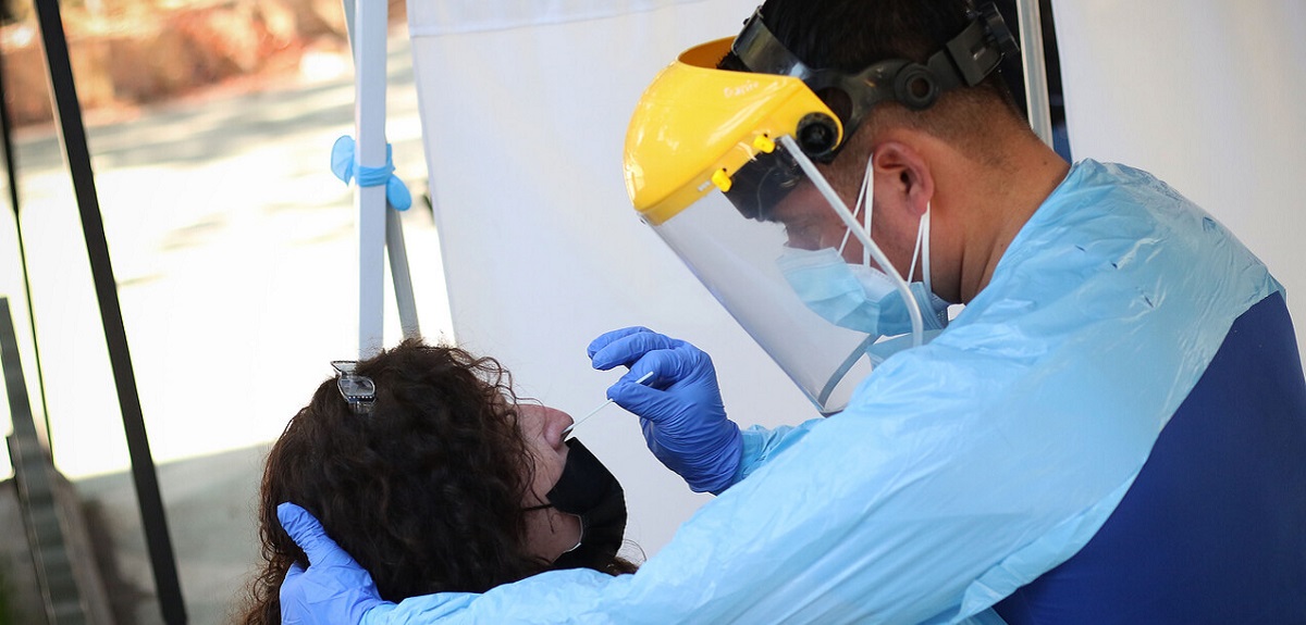 Minsal confirmó 9.074 casos nuevos de COVID: 4 regiones lideraron positividad semanal