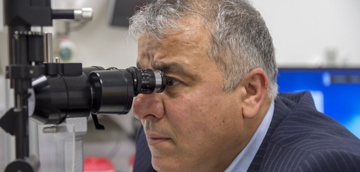 Estudio reveló que el COVID-19 afecta la salud ocular incluso tras superar el virus