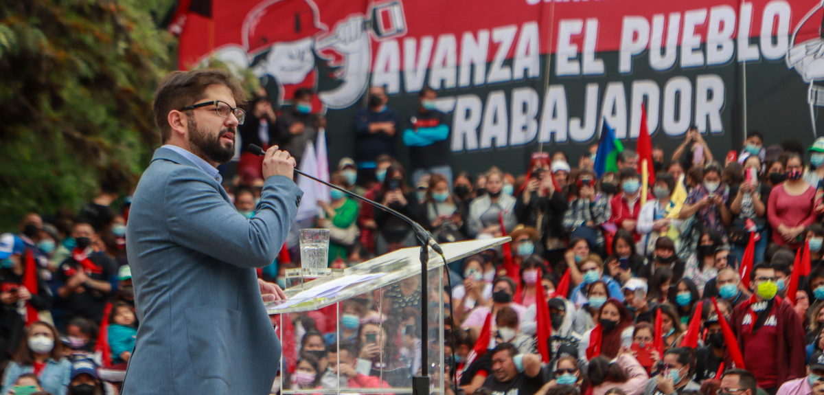 Gabriel Boric firmó acuerdo con habitantes de campamentos: busca construir 260.000 viviendas dignas