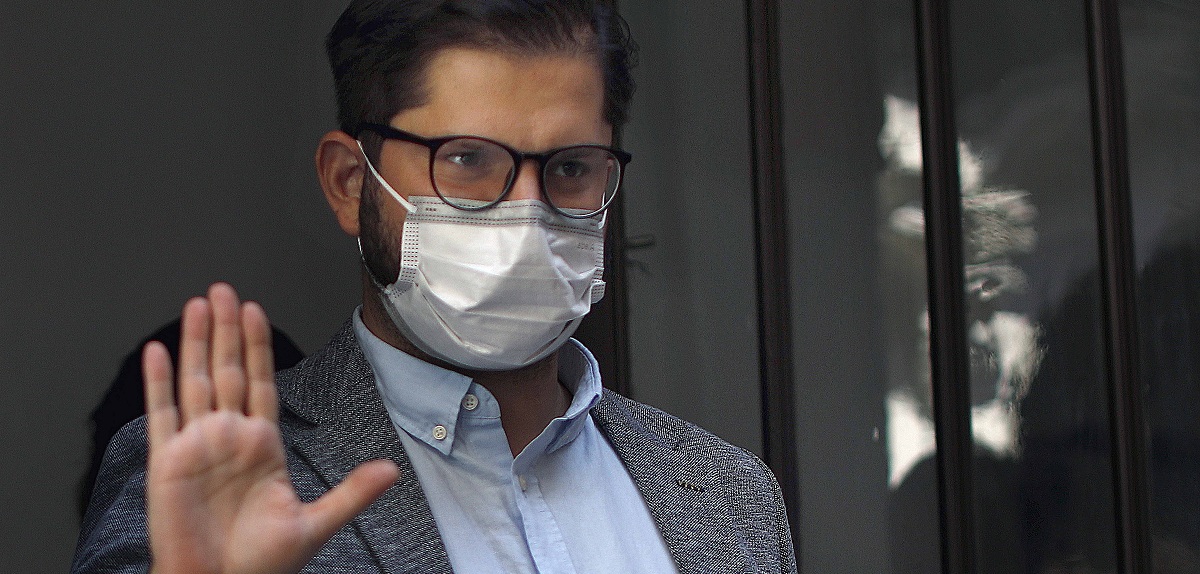 ¿Evangelio de San Pablo? Boric reconoció error tras sufrir lapsus en entrevista con Don Francisco