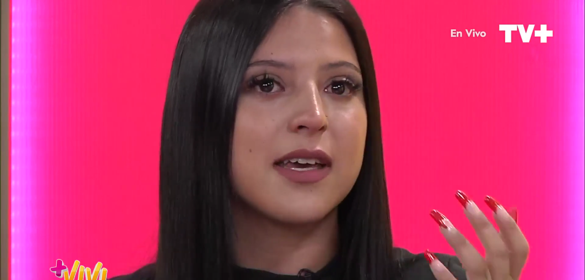 Ignacia Antonia se quebró al hablar de lo mucho que extraña a sus padres: joven vive sola en México