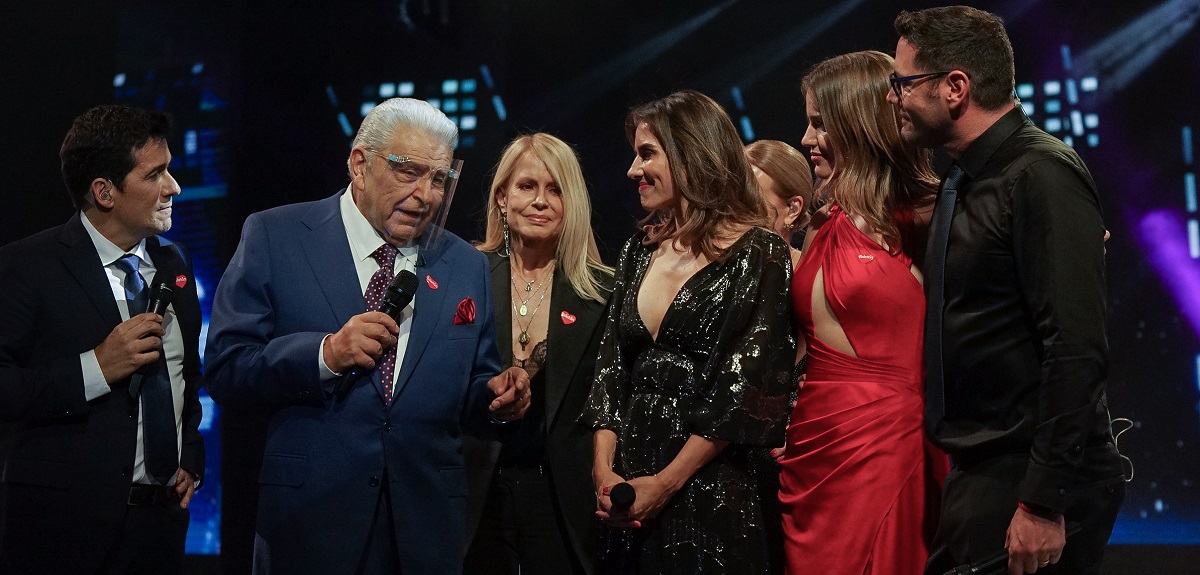 De camiseta de la UC a zapatillas de Alexis Sánchez: los artículos más exitosos del Remate Teletón