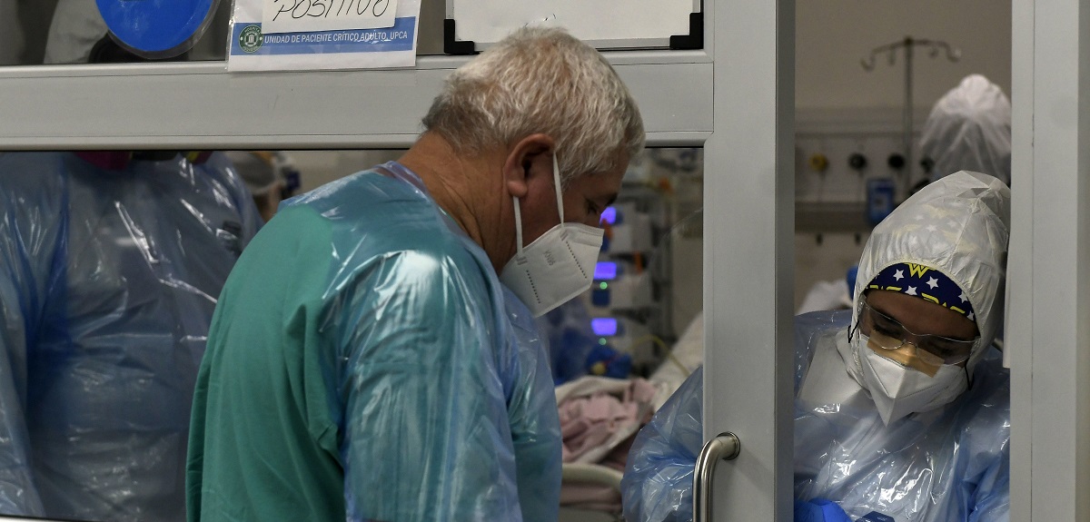 Reportan 1.520 contagios de COVID-19: casos nuevos confirmados disminuyeron un 32% en dos semanas