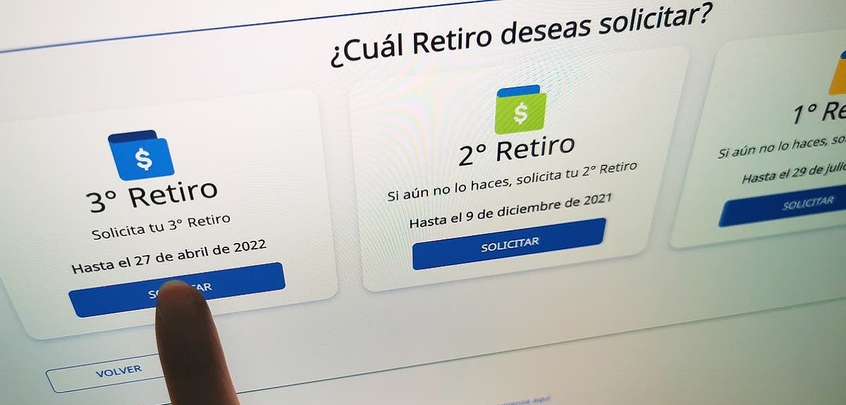 Detienen a padre e hijo que robaban el 10% de las AFP de sus víctimas: suplantaban identidades