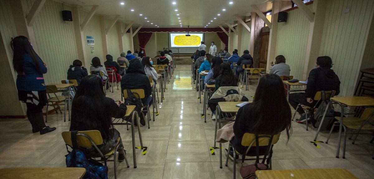 Mineduc dicta que estudiantes trans deben ser tratados por su nombre social “siempre y sin excepción”