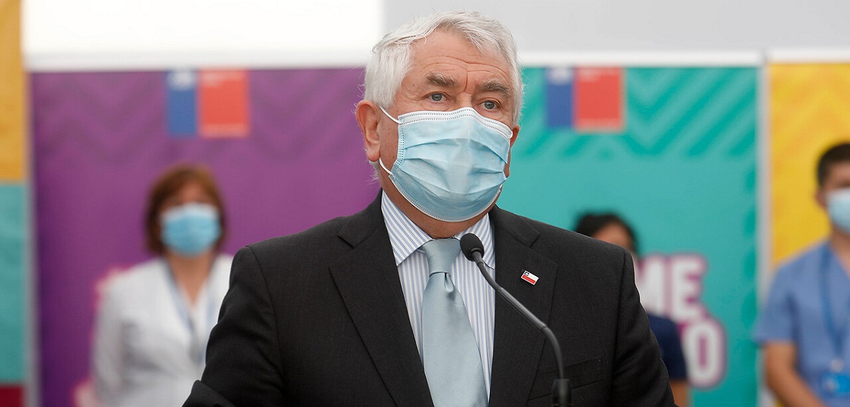 Ministro Paris adelantó que vacunación con cuarta dosis contra el COVID-19 comenzará en enero