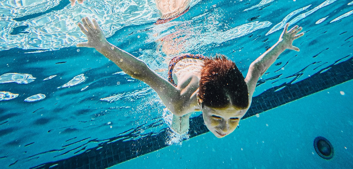 ¿Qué hacer frente a una urgencia de asfixia por inmersión? Profesional detalló el paso a paso