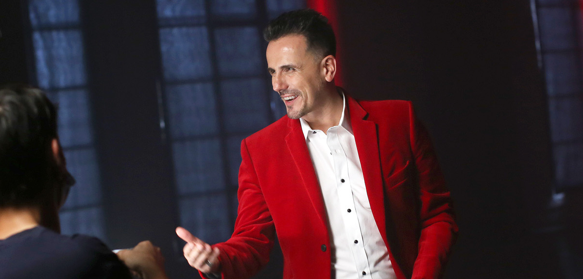 Polémico bailarín de 'Aquí se baila' estaría lesionado: llegó esta tarde al Hospital del Trabajador