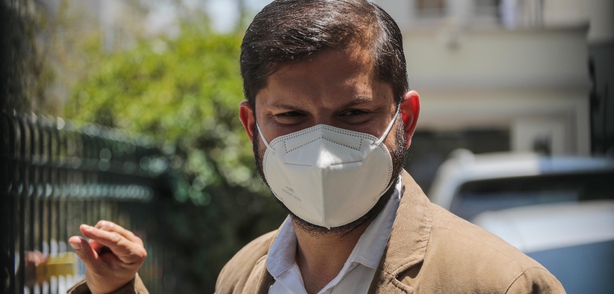 Encuesta Cadem: 63% tiene una imagen positiva o muy positiva de Gabriel Boric