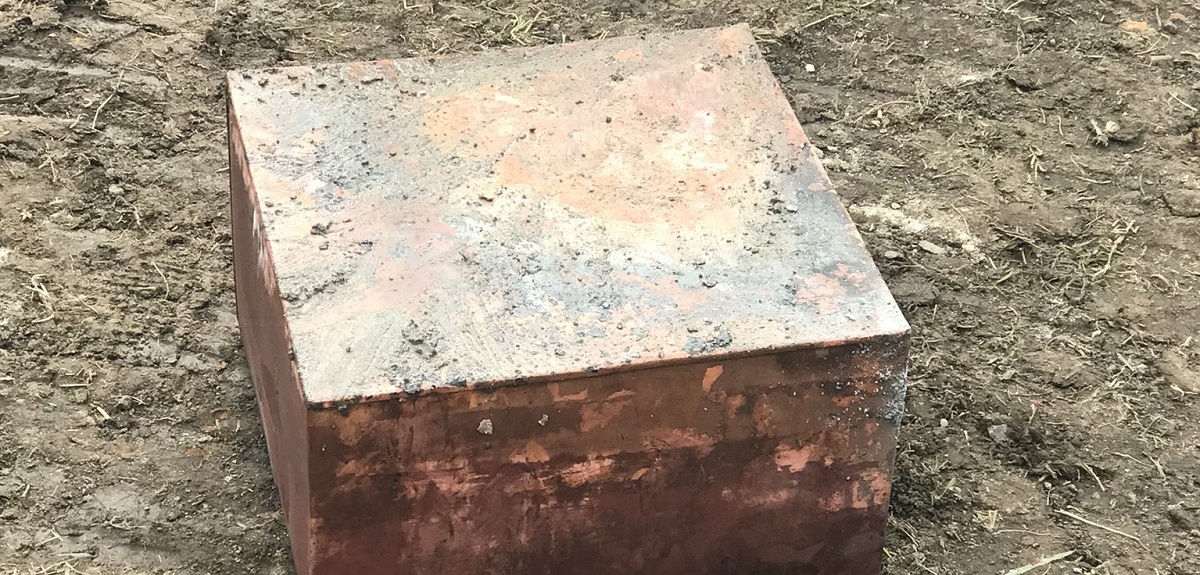 Abren caja enterrada hace 134 años en Estados Unidos: estaba bajo pedestal de cuestionado general