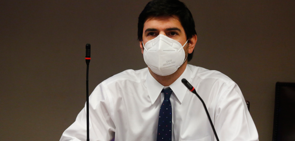 Diputado Joaquín Lavín registra solo 7 intervenciones en Sala durante los últimos 4 años