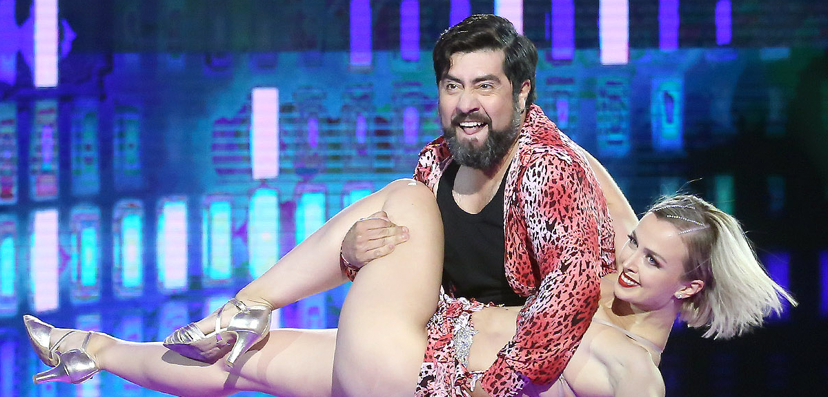 La sentida despedida entre Gustavo Becerra y Anastasia tras ser eliminados de 'Aquí se baila'