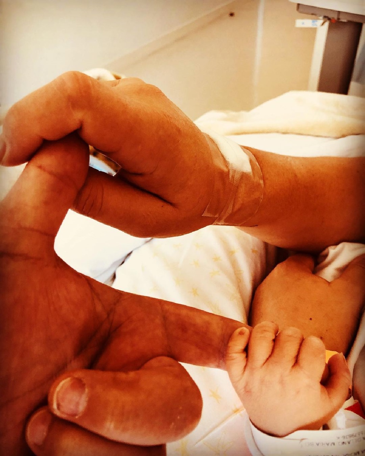 Toto Acuña bebé con Belenaza