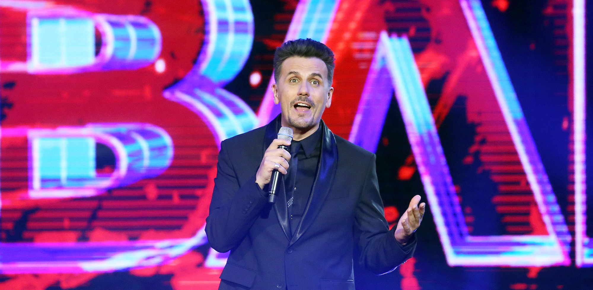 Lesión obligó a participante de 'Aquí se baila' a dejar la competencia: llegó a acuerdo con el canal