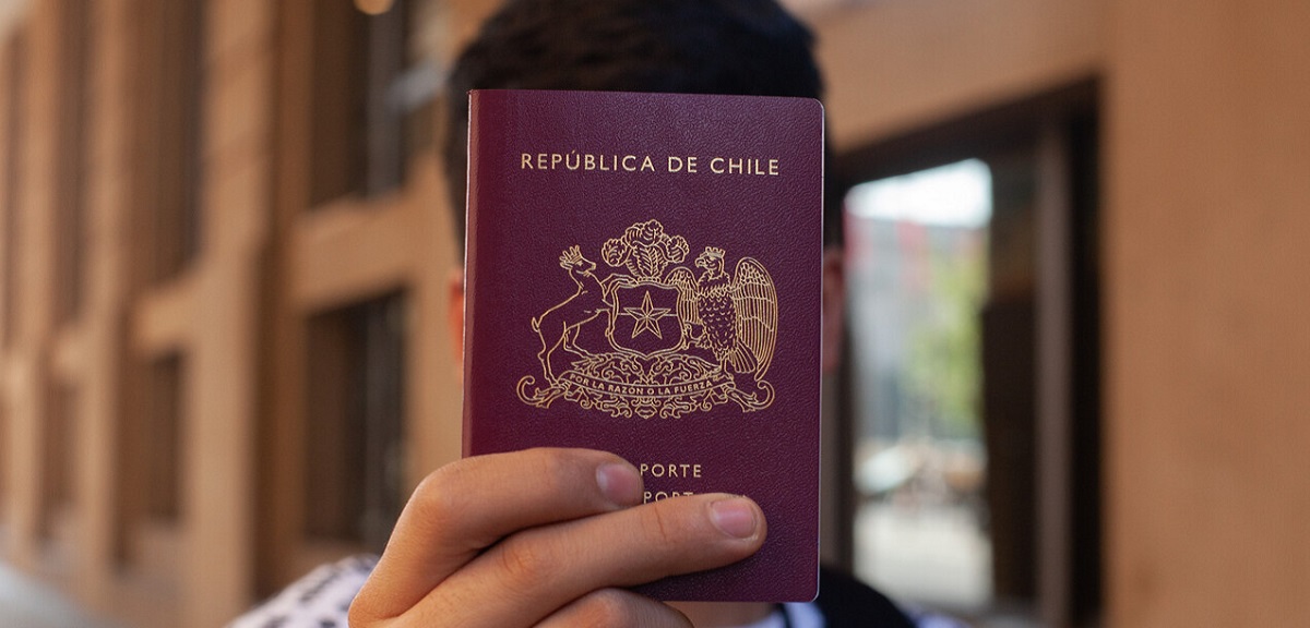 A partir del 1 de marzo: Gobierno anuncia rebaja de un 22% en el precio de los pasaportes
