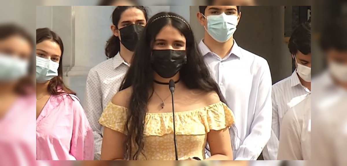 Joven con TOC de Puente Alto dio emotivo discurso tras lograr puntaje nacional: “Todo es posible”