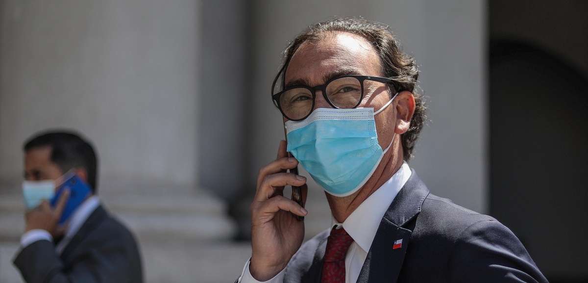 Contraloría dictaminó que ministro Figueroa incurrió en 