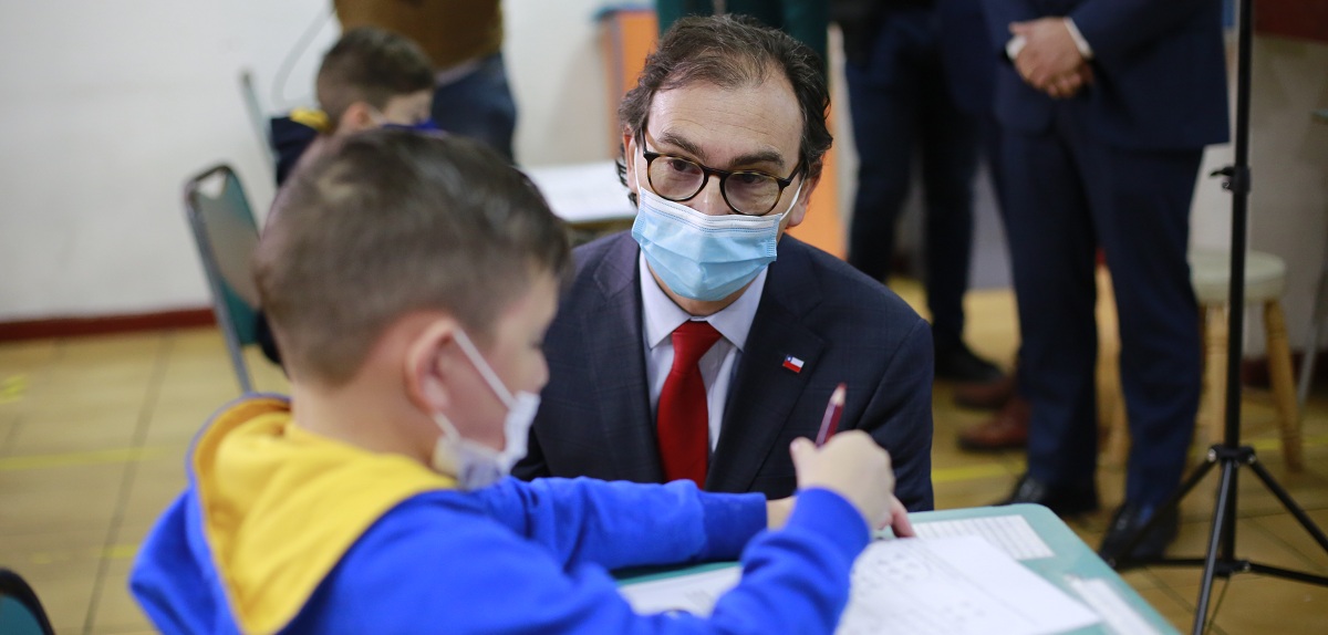 Mineduc anuncia retorno obligatorio a clases presenciales el 2 de marzo: profesores llaman a diálogo