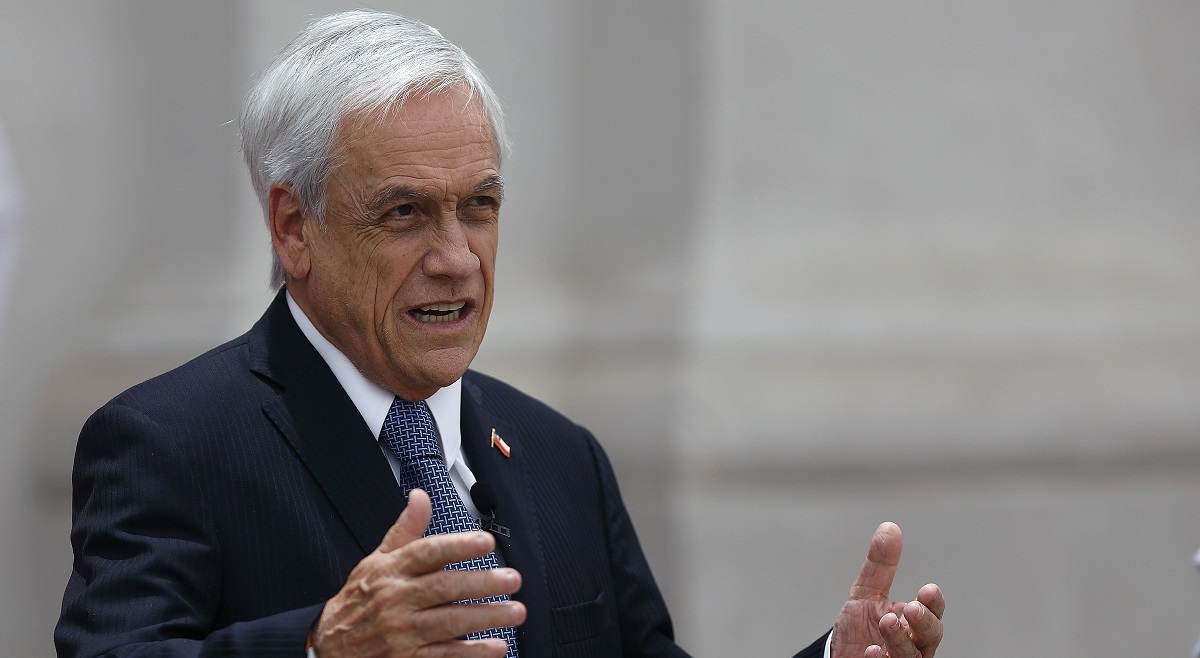 Piñera promulgó nueva Ley de Cierre de Calles y Pasajes: ¿qué permitirá en los barrios?