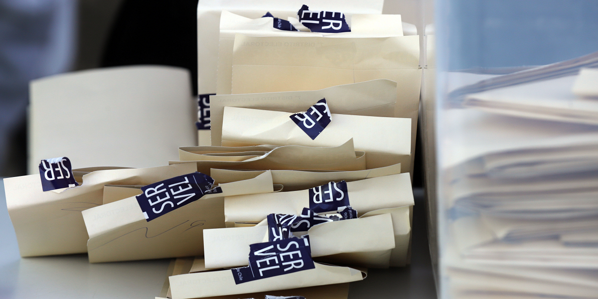 ¿Saliste vocal de mesa y no puedes asistir? Servel ya anunció fechas para presentar excusas