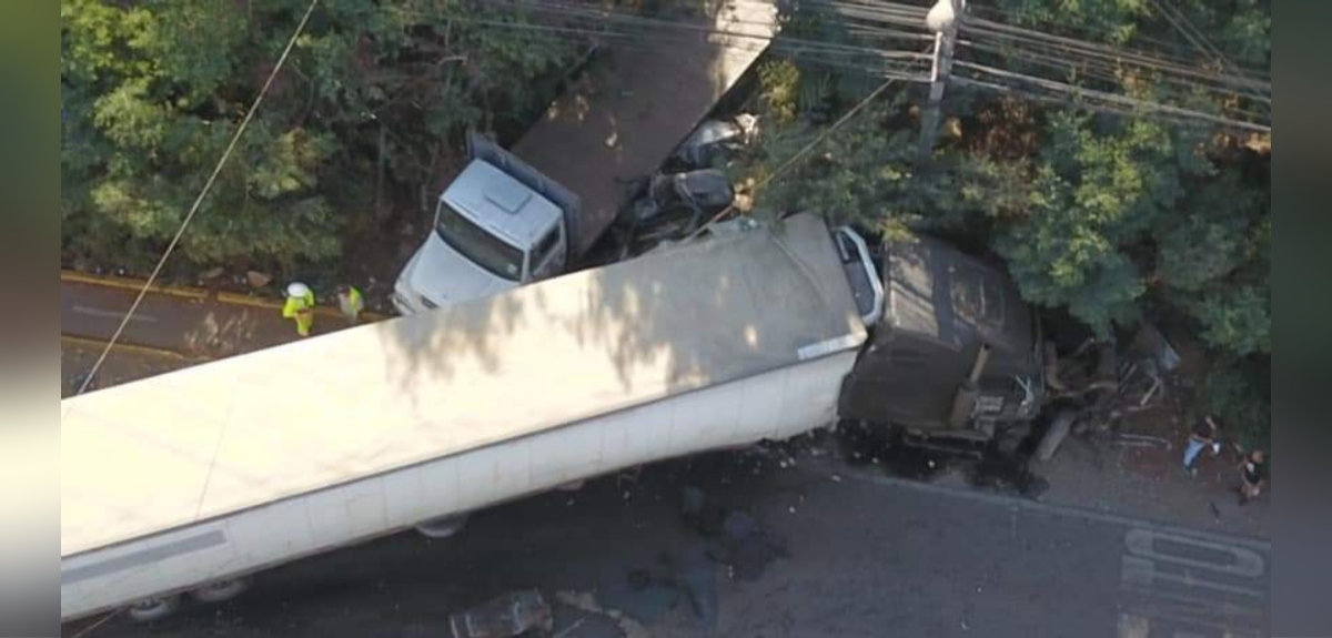 Colisión múltiple en San Fernando dejó tres muertos, cuatro lesionados y un kilométrico taco