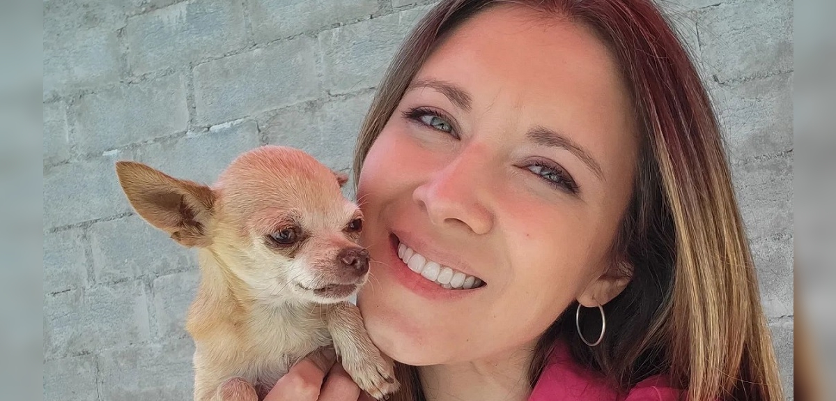 Carla Jara apostó por jugado pero sencillo cambio de look en casa: bromeó con parecido a Karol G