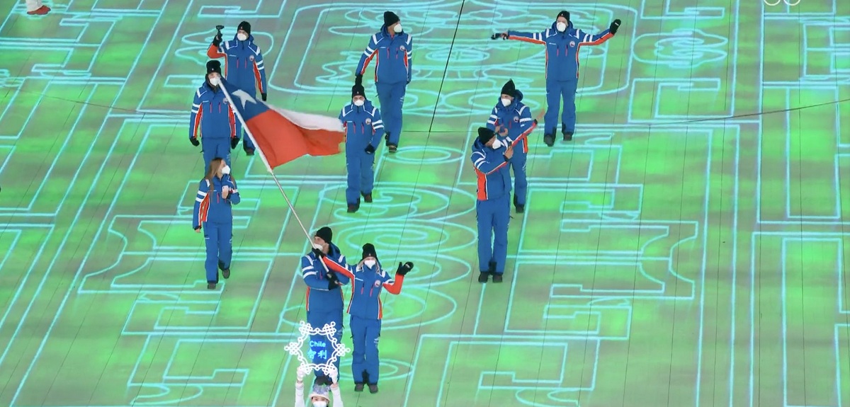 Team Chile desfiló en ceremonia inaugural de JJ.OO. de invierno: Ohaco y Von Appen portaron bandera