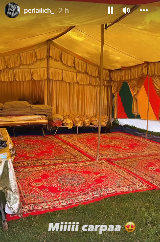 Perla mostró su carpa gitana 