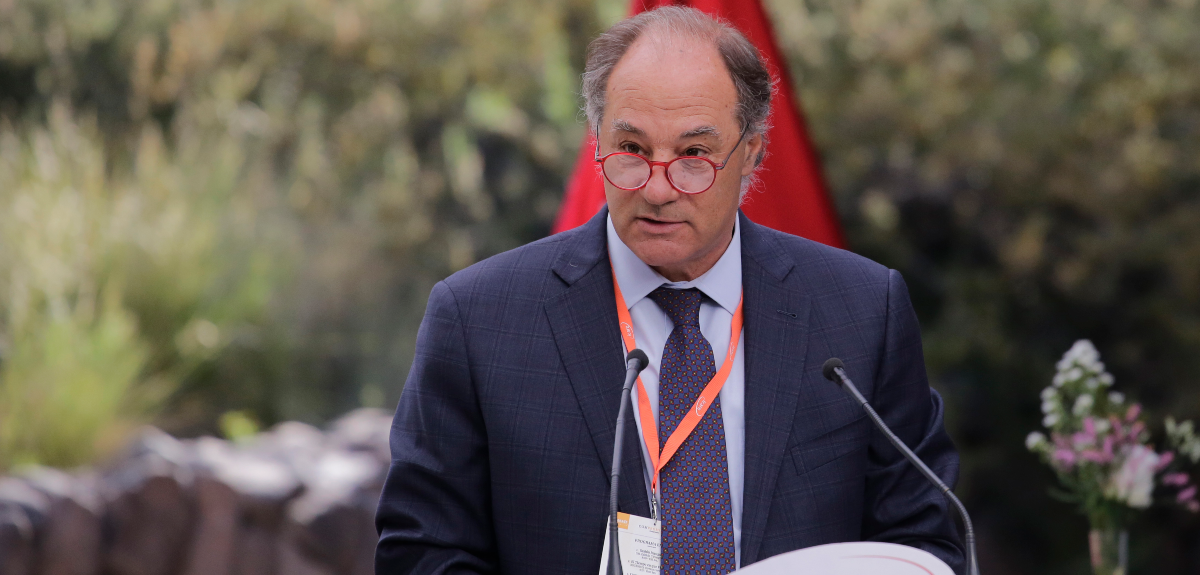 Aseguran que Juan Sutil inició negociaciones para adquirir un canal de televisión