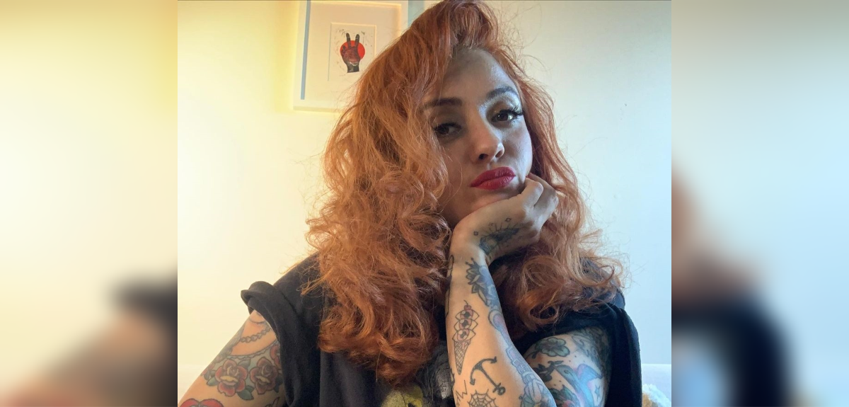 Mon Laferte reaparece en redes a días de dar a luz: mostró cómo la recibieron en su casa