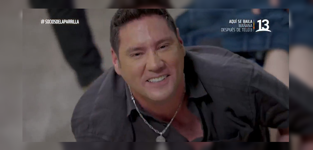 Pancho Saavedra mostró más de la cuenta tras sufrir divertido chascarro en ‘Socios de la parrilla’