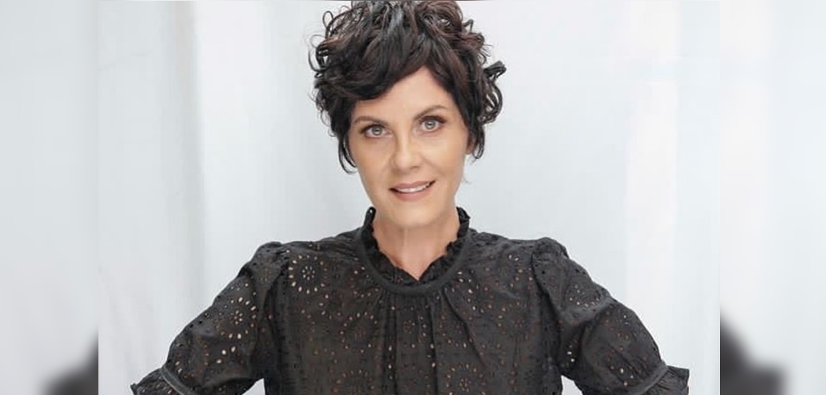 Paola Volpato sorprendió al subir foto de su niñez junto a su hermana: 