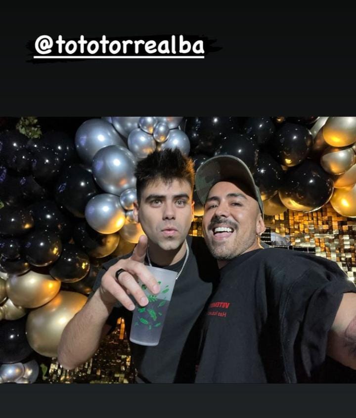 Kel Calderón festejó con su pareja y amigos su cumpleaños número 31