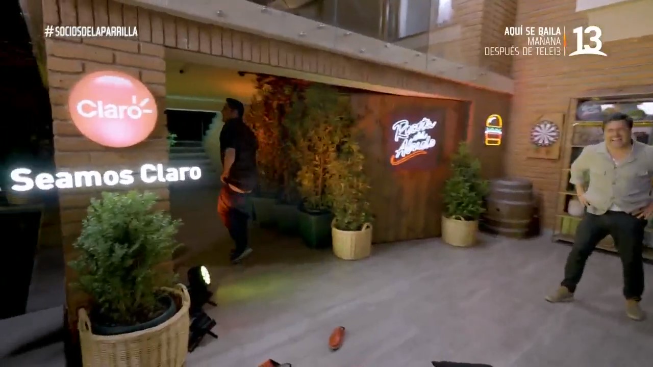 Pancho Saavedra mostró más de la cuenta con tremendo fail en ‘Socios de la parrilla’