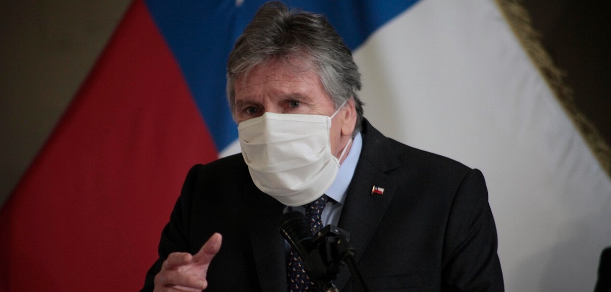 Exministro Alberto Espina se encuentra internado tras sufrir ataque cerebrovascular