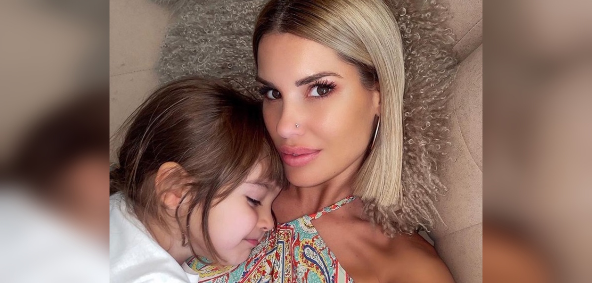 Gala Caldirola y Mauricio Isla publicaron fotos del primer día de jardín de su hija: 