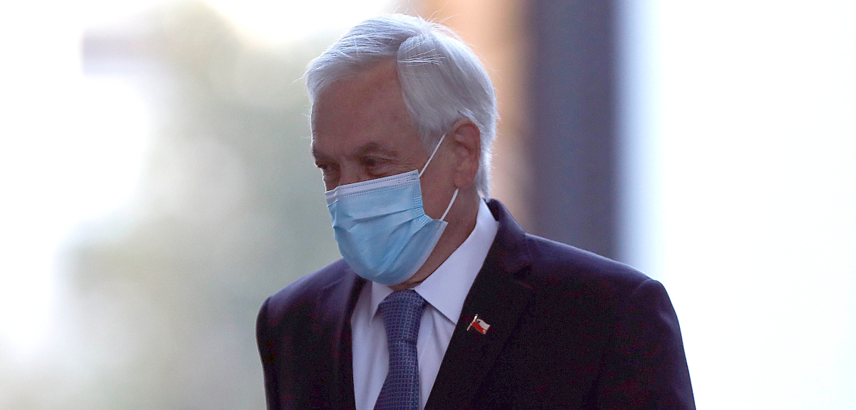 Sobreseen a Sebastián Piñera por no usar mascarilla durante inauguración de viviendas en Los Andes
