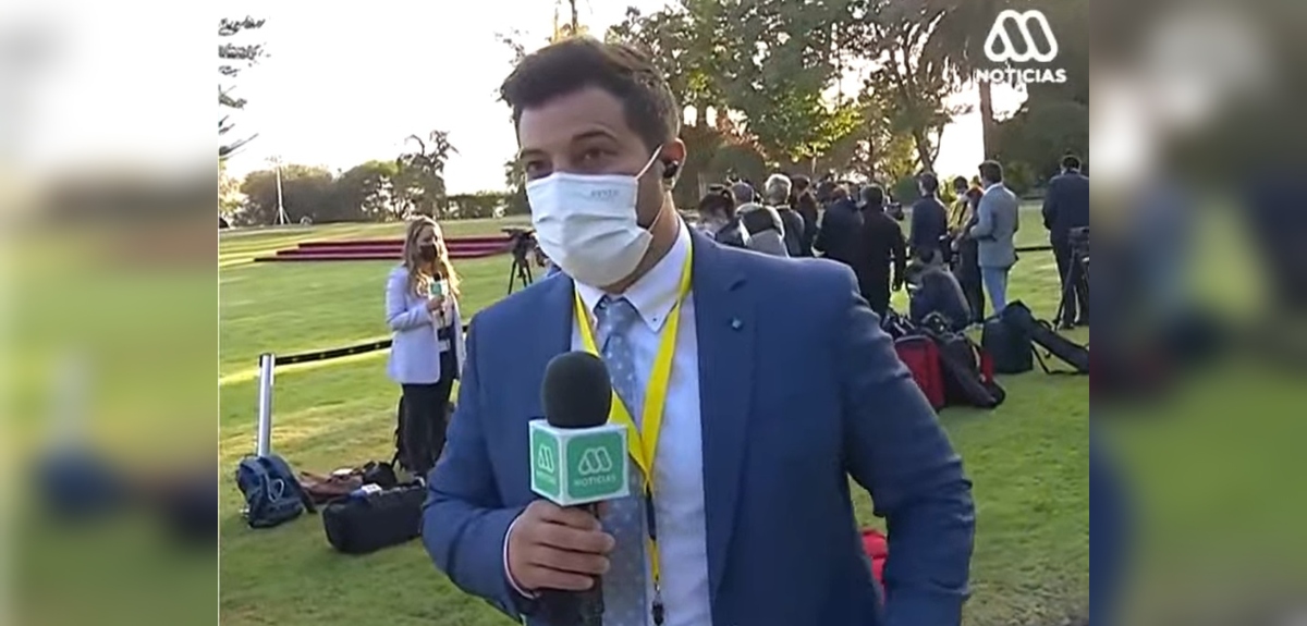 De una piocha a una corbata: Simón Oliveros bromeó con su colección de 