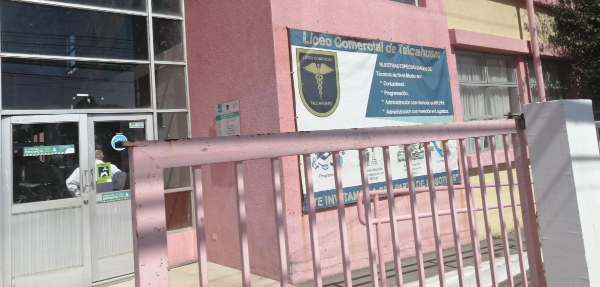 Profesor de Religión de liceo de Talcahuano fue apuñalado: autor está prófugo