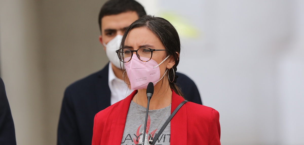 Camila Vallejo y reunión con sindicatos de TVN: 