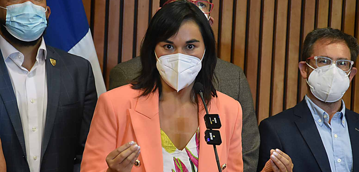 Carabineros aclaró viaje de Siches a La Araucanía junto a su esposo e hija en avión institucional