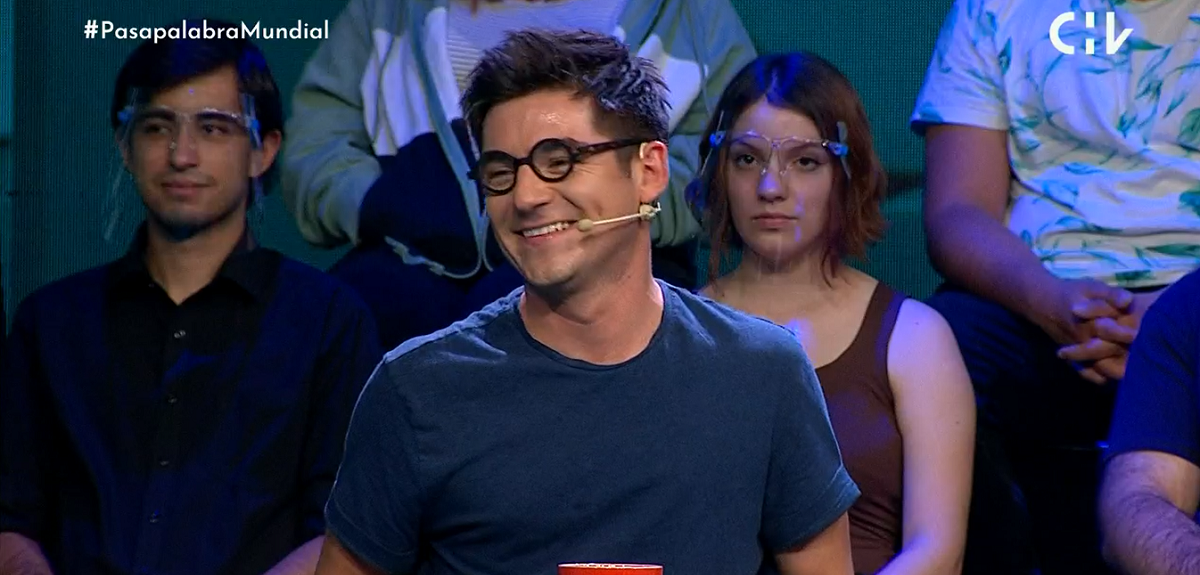 Claudio Castellón mostró técnica infalible y se lució en Pasapalabra