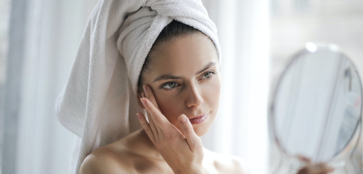 ¿No sabes cómo cuidar tu rostro? Dermatólogos recomiendan las 5 mejores cremas antiedad de 2022