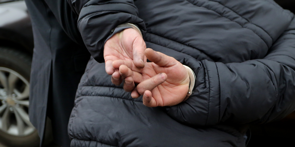 Hombre trató de secuestrar a niña de 7 años en Temuco: abuela forcejeó para evitarlo
